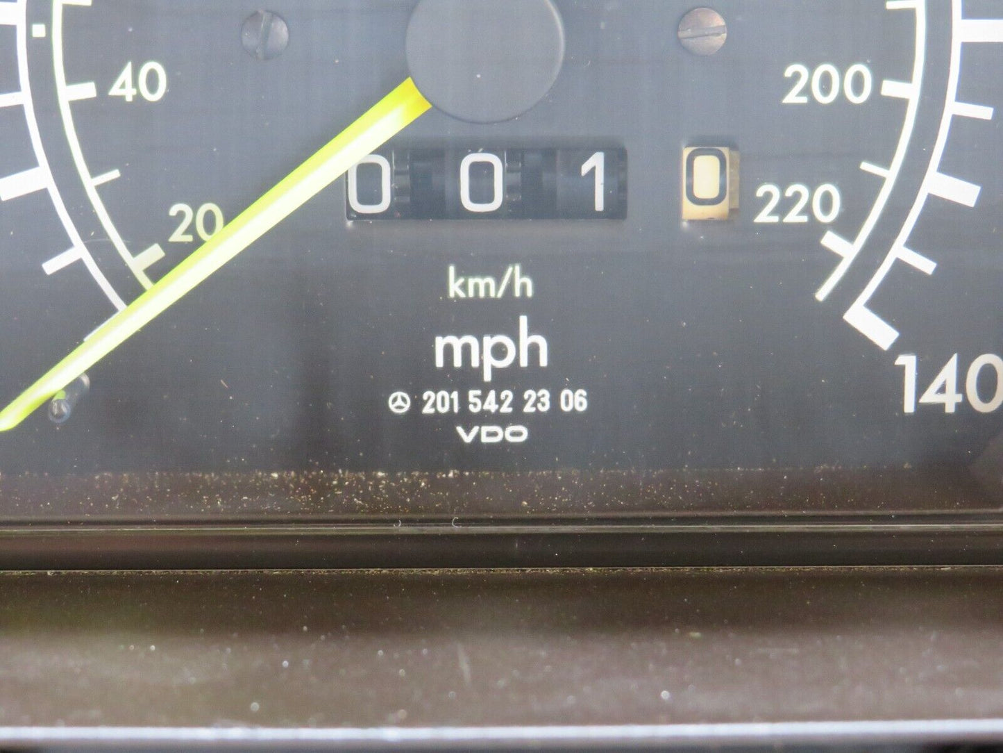 36528 Mercedes-Benz W201 190E Instrument Cluster 2015438321 2015422306