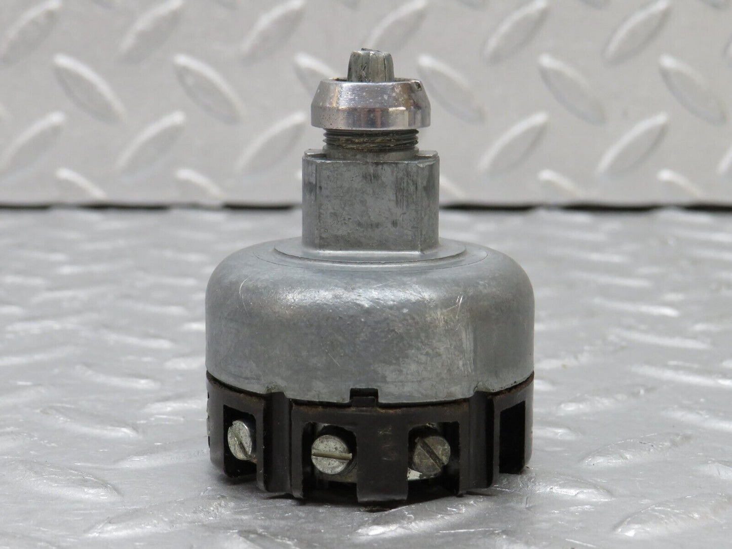 37460 Mercedes-Benz W109 300SEL Headlight Switch