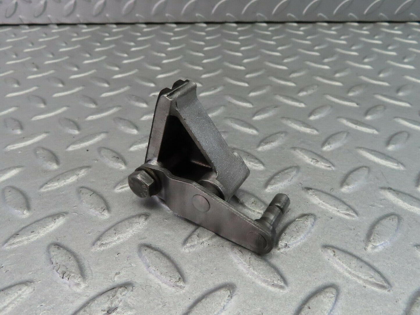 8050 Mercedes-Benz W115 220D Timing Chain Guide Rail 6210600516