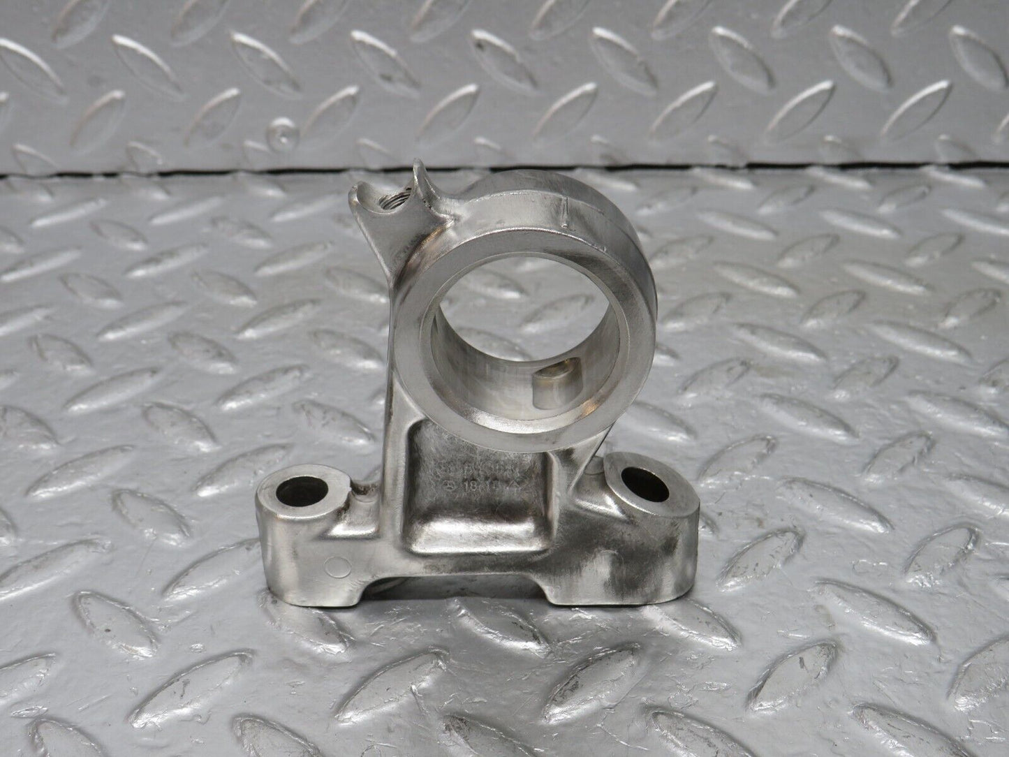 32992 Mercedes-Benz C107 R107 350 V8 Camshaft Tower Bearing 1160511810