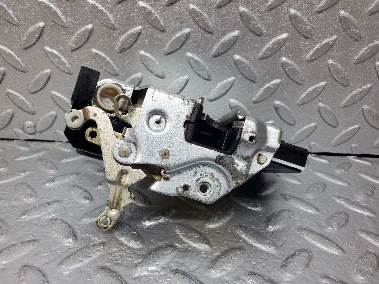 44992 Mercedes-Benz R129 300SL Coupe Right Door Lock Mechanism