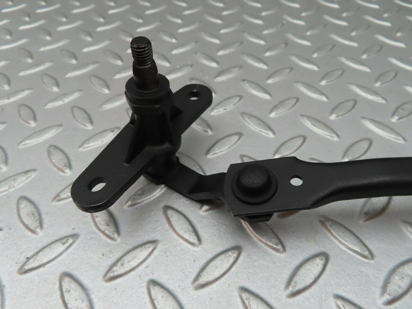 4035 Mercedes-Benz S123 200T Wagon Windscreen Wiper Linkage