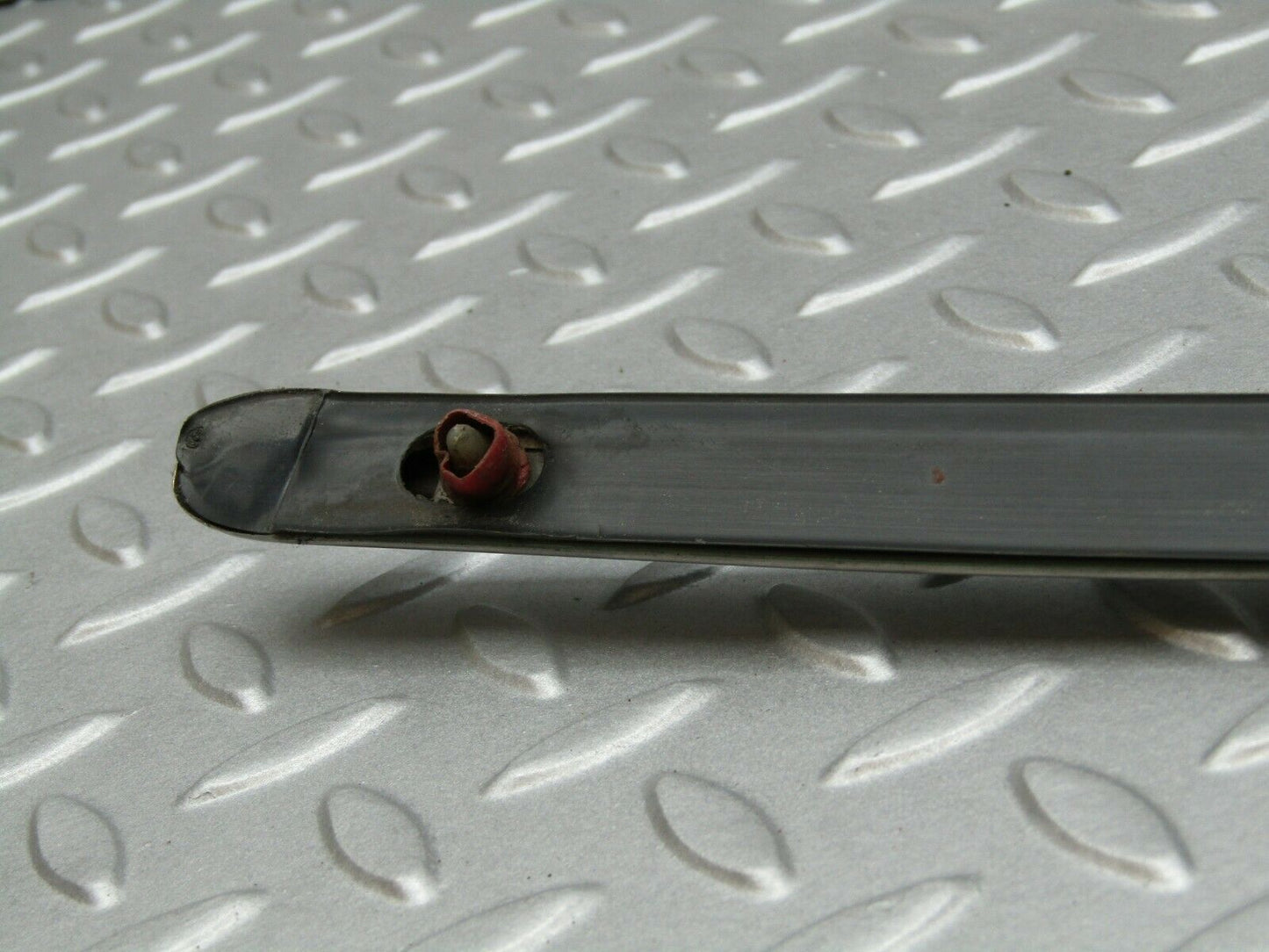 3338 Mercedes-Benz W115 220D Centre Fender Wing Chrome Trim Front Left