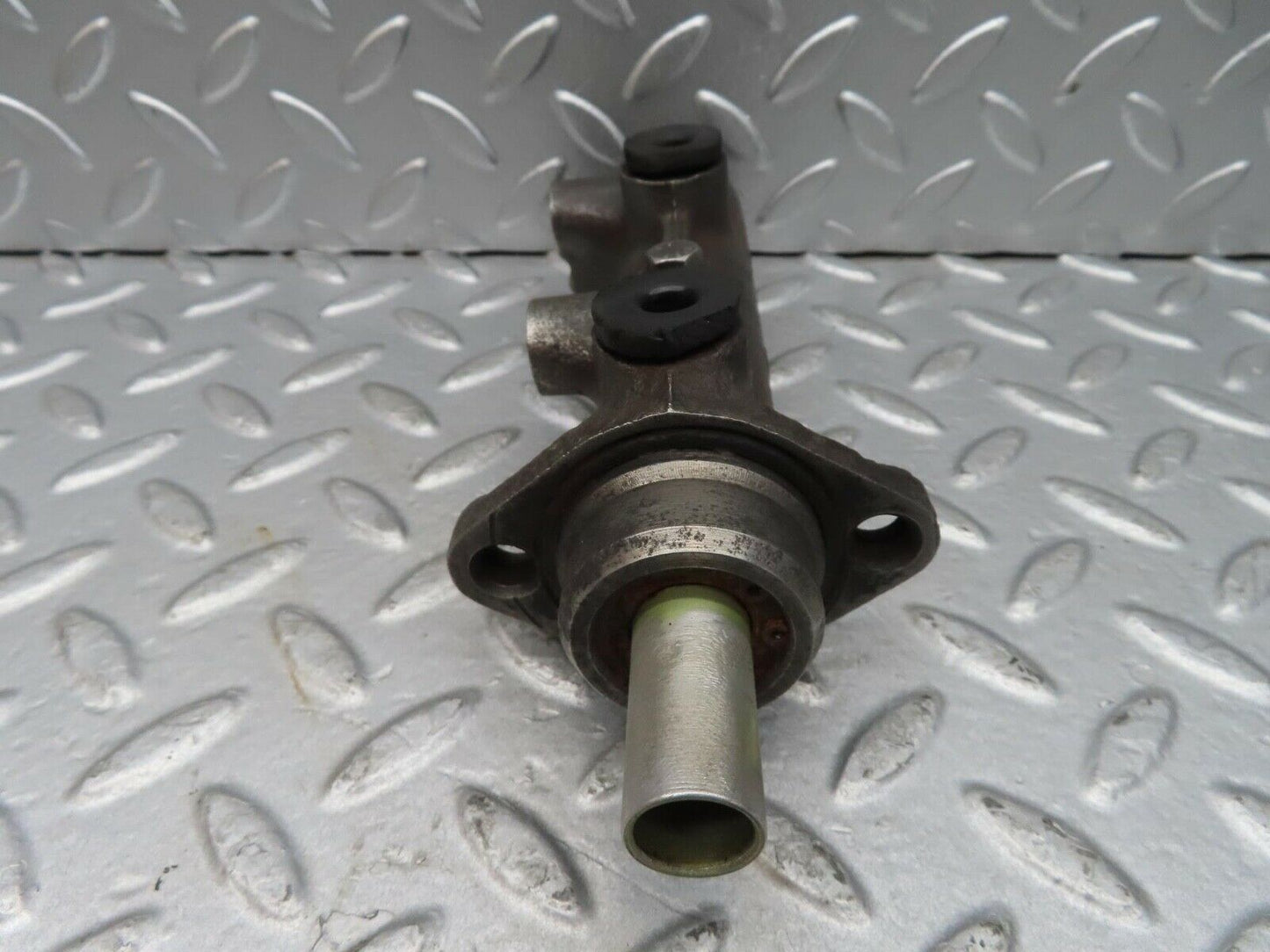 0087 Mercedes-Benz W116 Brake Master Cylinder