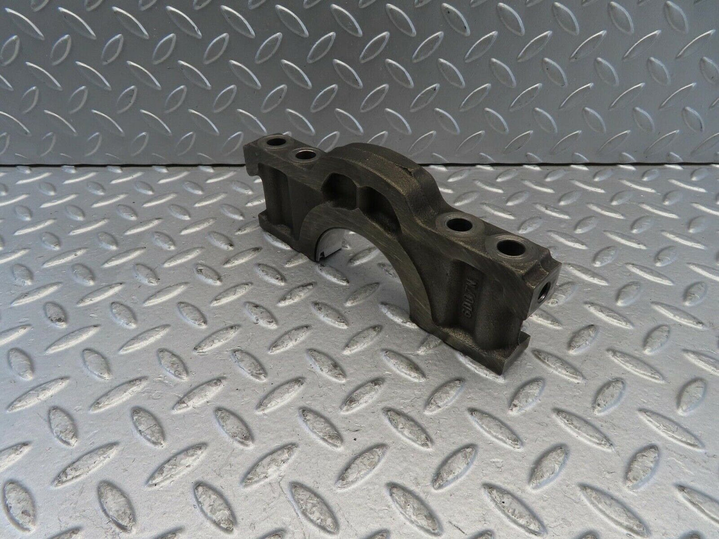 11287 Mercedes-Benz W221 S320 Crankshaft Bearing Holder Block 6420110311
