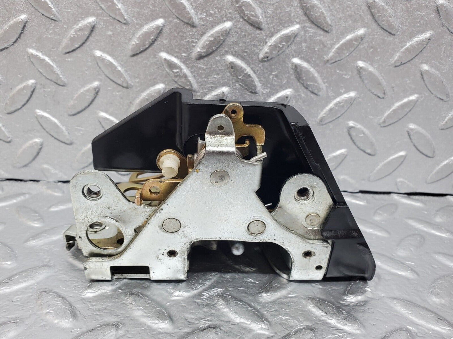 44439 Mercedes-Benz W123 280E Rear Right Door Lock Mechanism 1237330208