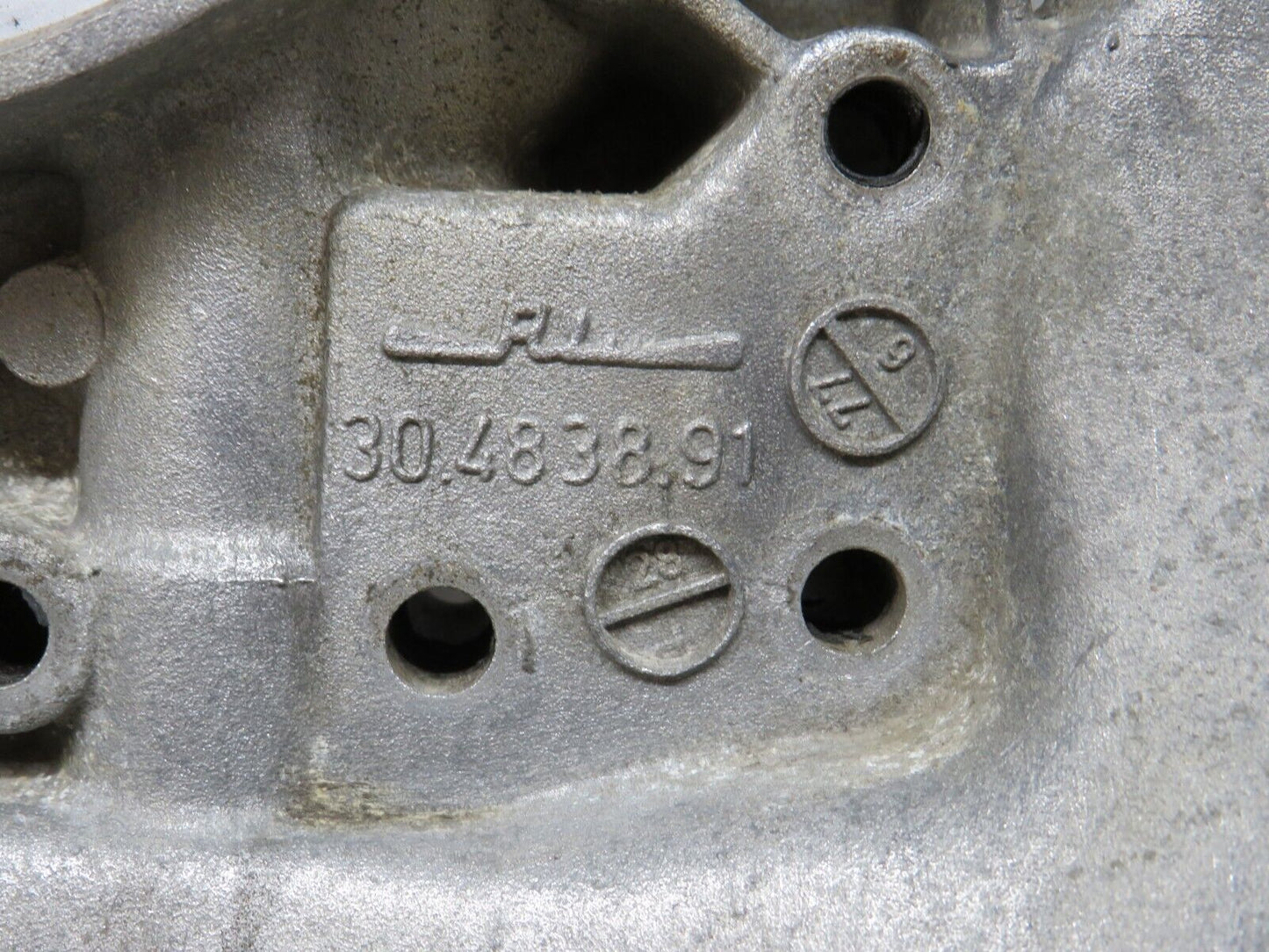 36405 Mercedes-Benz R107 450 Automatic Gearbox Bell Housing 722.002 1162570201