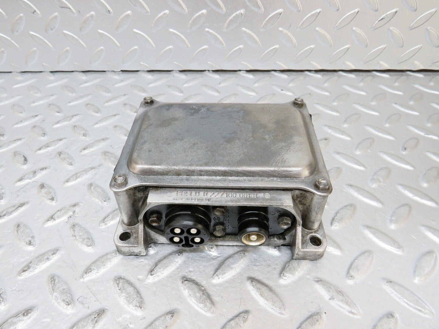 26261 Mercedes-Benz W116 450SE Ignition Control Unit Bosch 0227100001