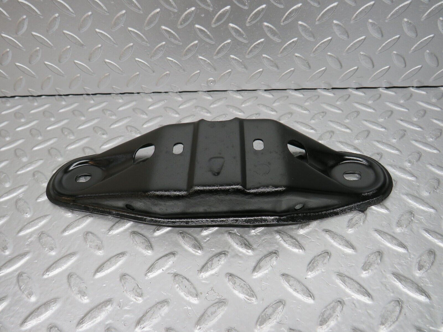 31672 Mercedes-Benz W201 190LE 1.8L Gearbox Mount Bracket