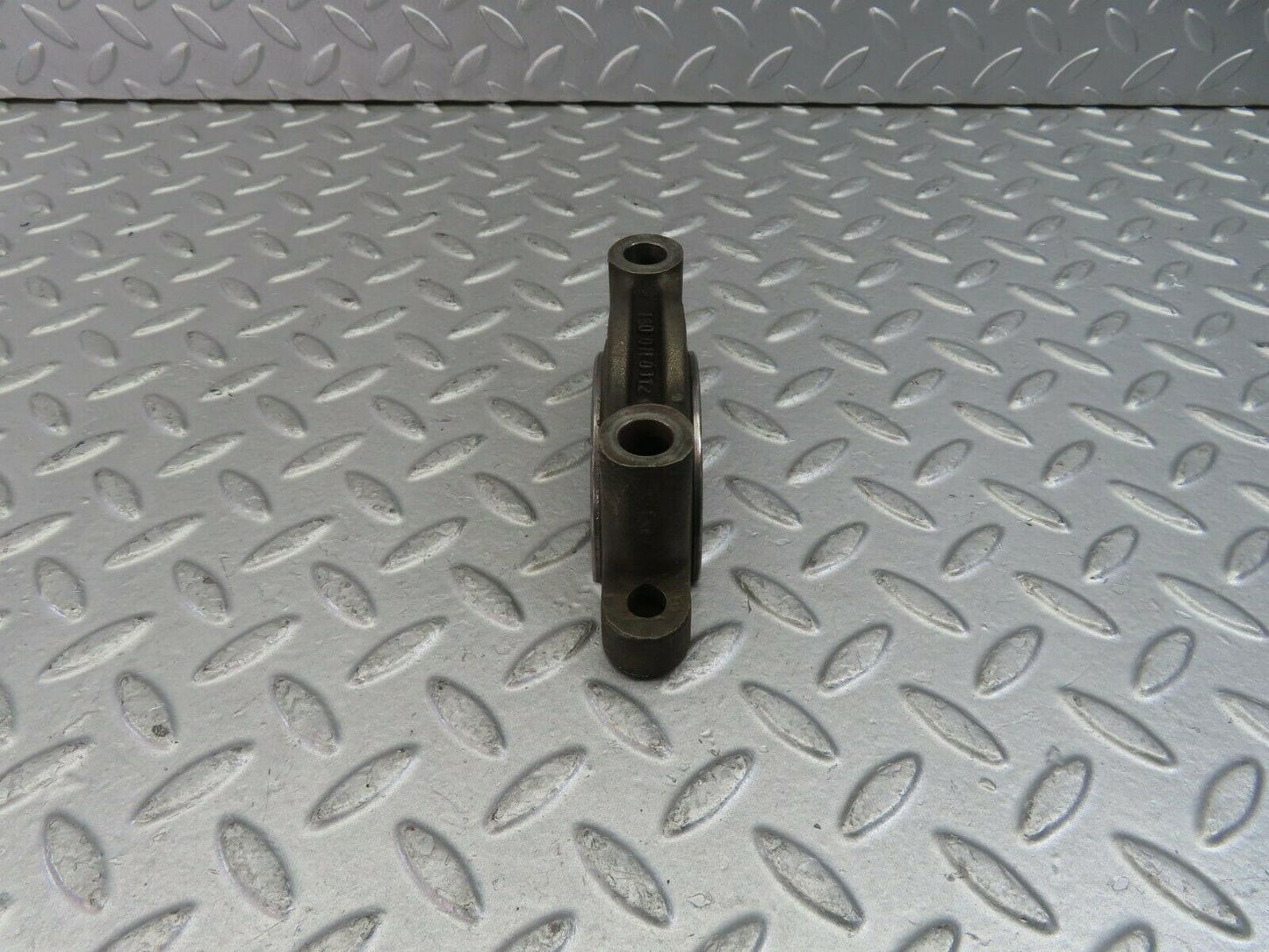 10220 Mercedes-Benz W111 220SE Crankshaft Bearing Holder Block 1800110112