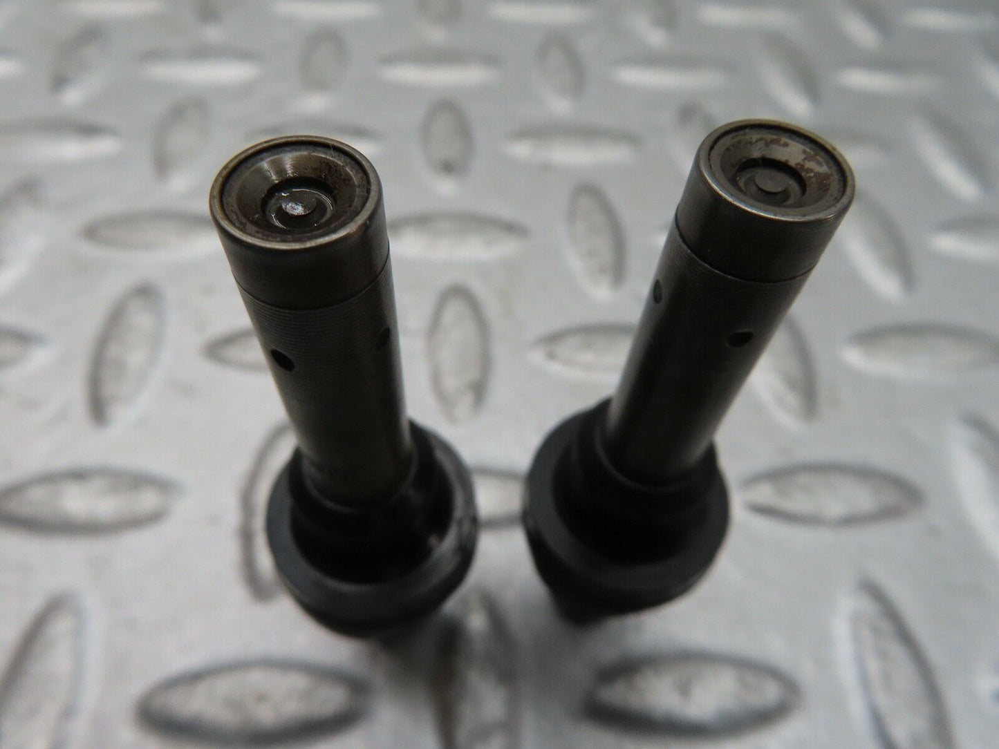 16950 Mercedes-Benz C123 280CE Coupe 2x Fuel Injectors Bosch 0437502010