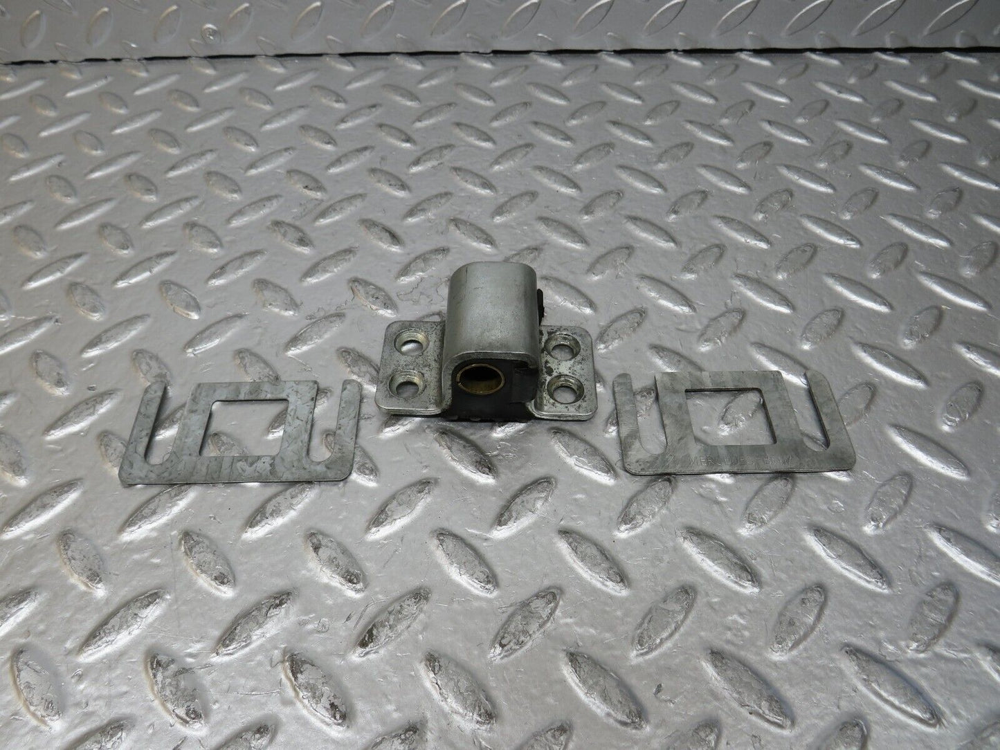 26805 Mercedes-Benz W123 240D Door Lock Latch Front Right Side