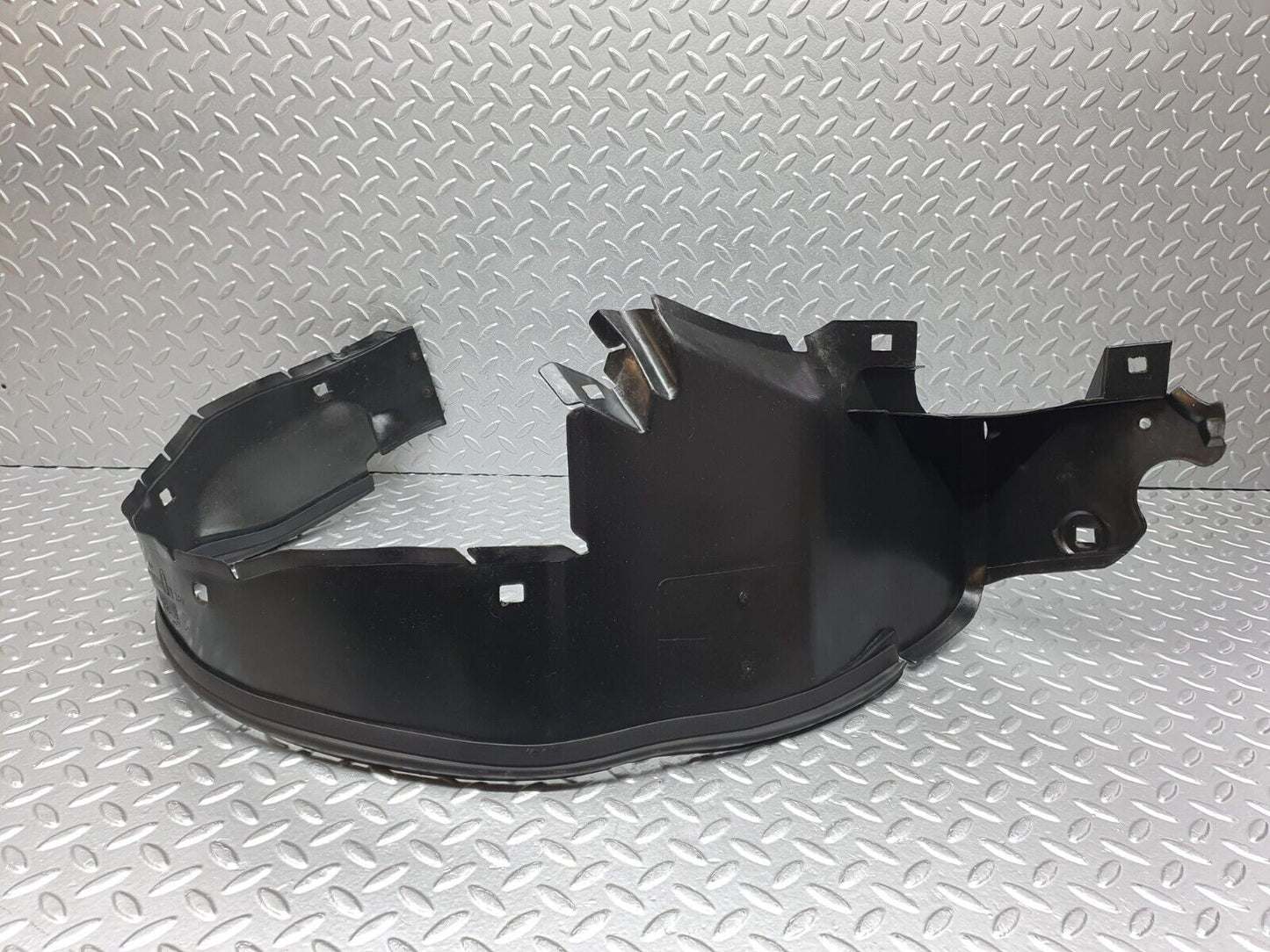 41931 Mercedes-Benz W202 C200 Front Left Inner Fender Splash Guard 2026980130
