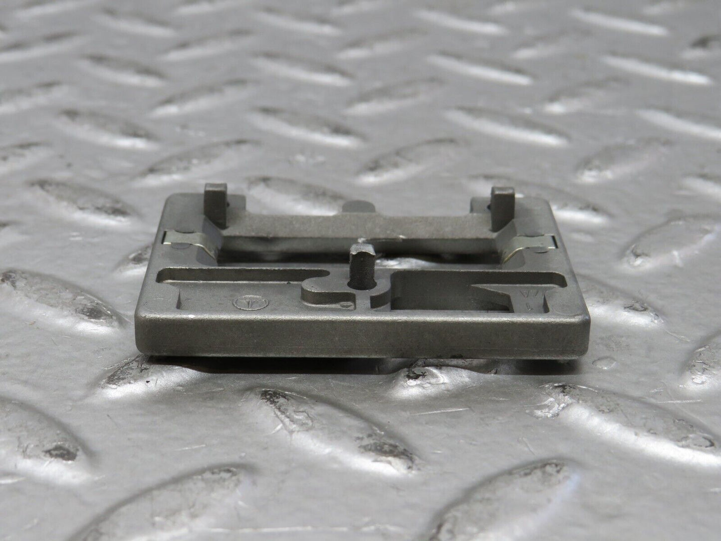 27775 Mercedes-Benz S124 300TE Wagon Rear View Mirror Bracket