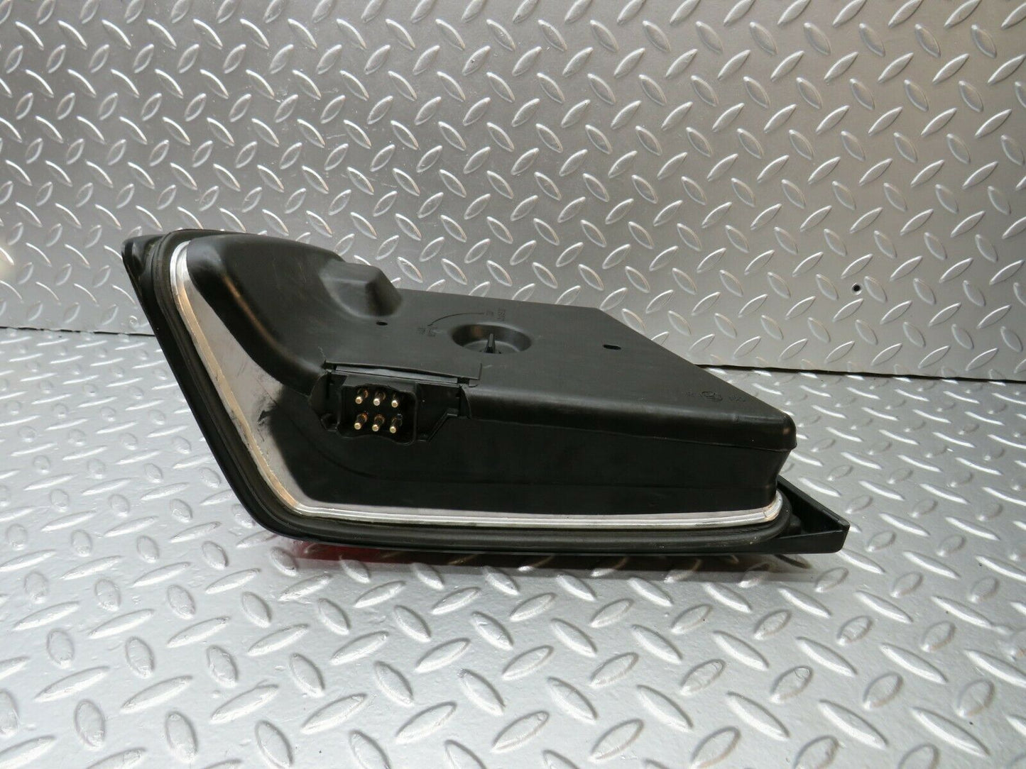22420 Mercedes-Benz C124 E220 Coupe Tail Light Right Side