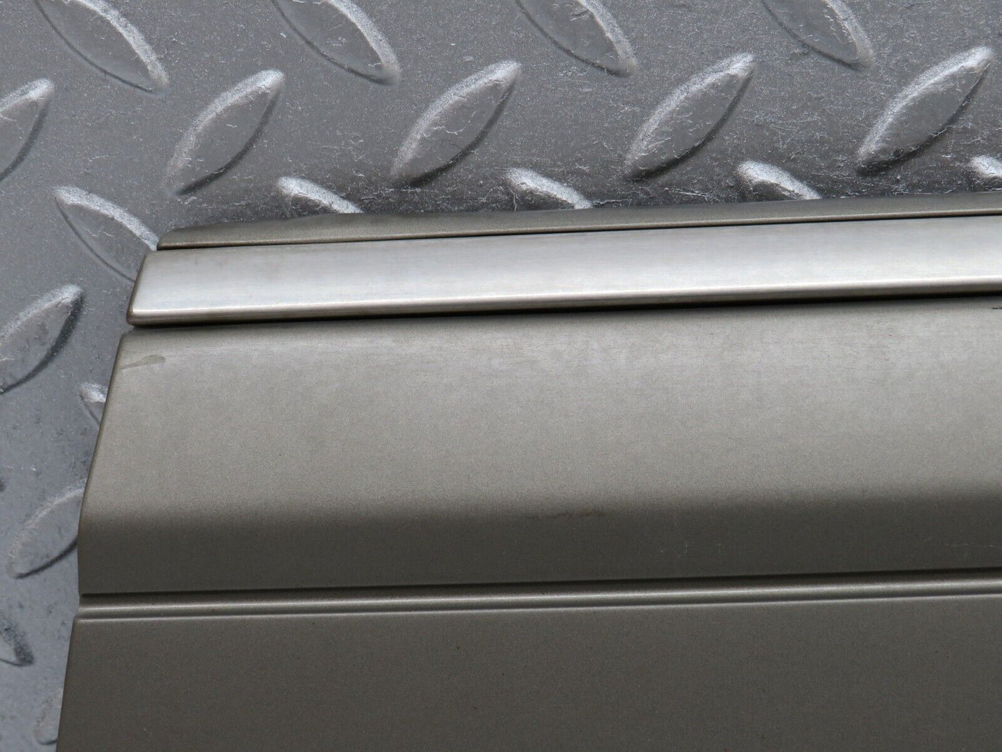 35967 Mercedes-Benz W126 420SE Front Right Fender Wing Moulding Trim 1266903640
