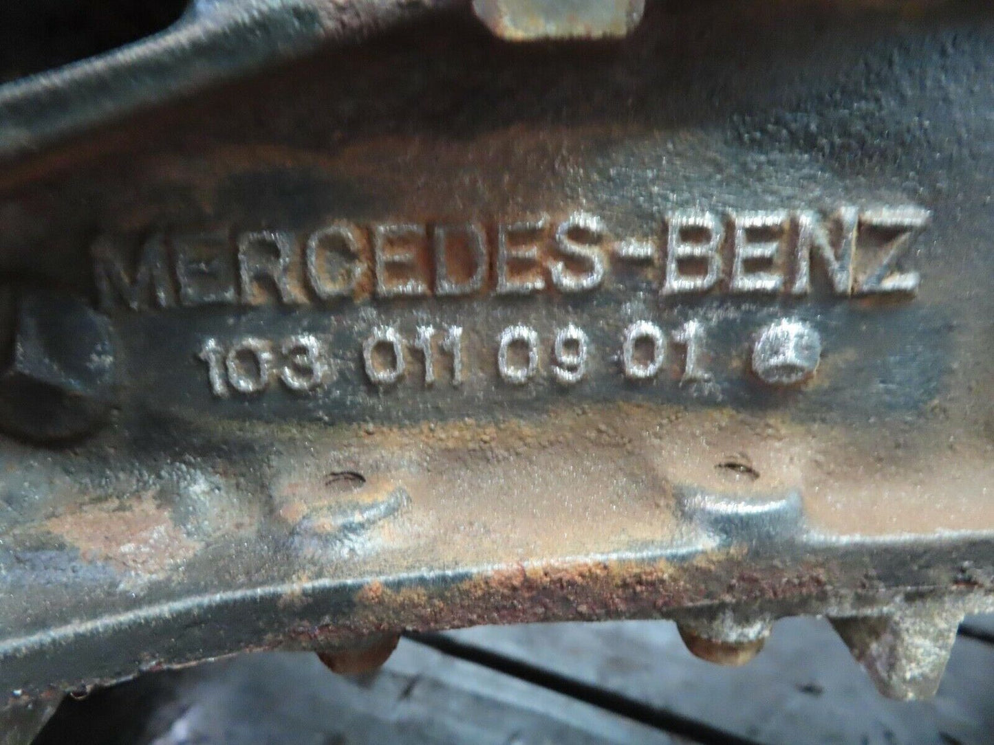 16527 Mercedes-Benz W124 260E 6 Cylinder Petrol Engine M103.940