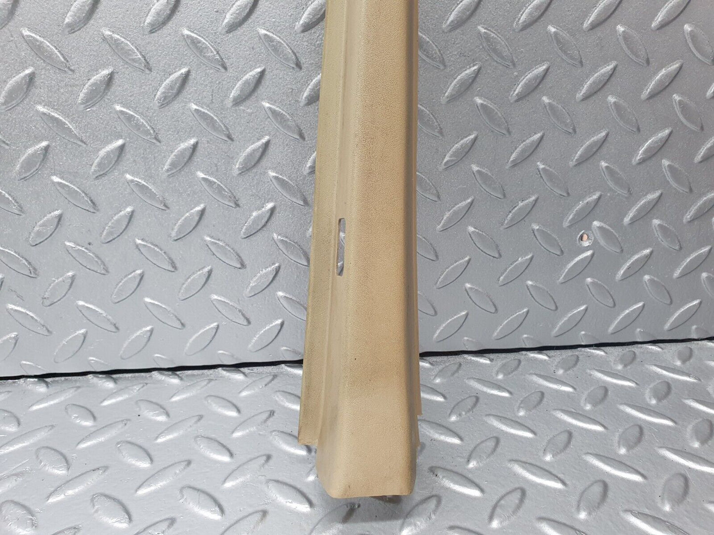 40978 Mercedes-Benz W126 300SE Front Right Door Window Frame Cover 1267250471
