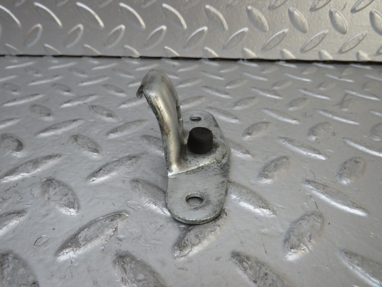 26921 Mercedes-Benz W123 240D Trunk Lock Latch 1237580150