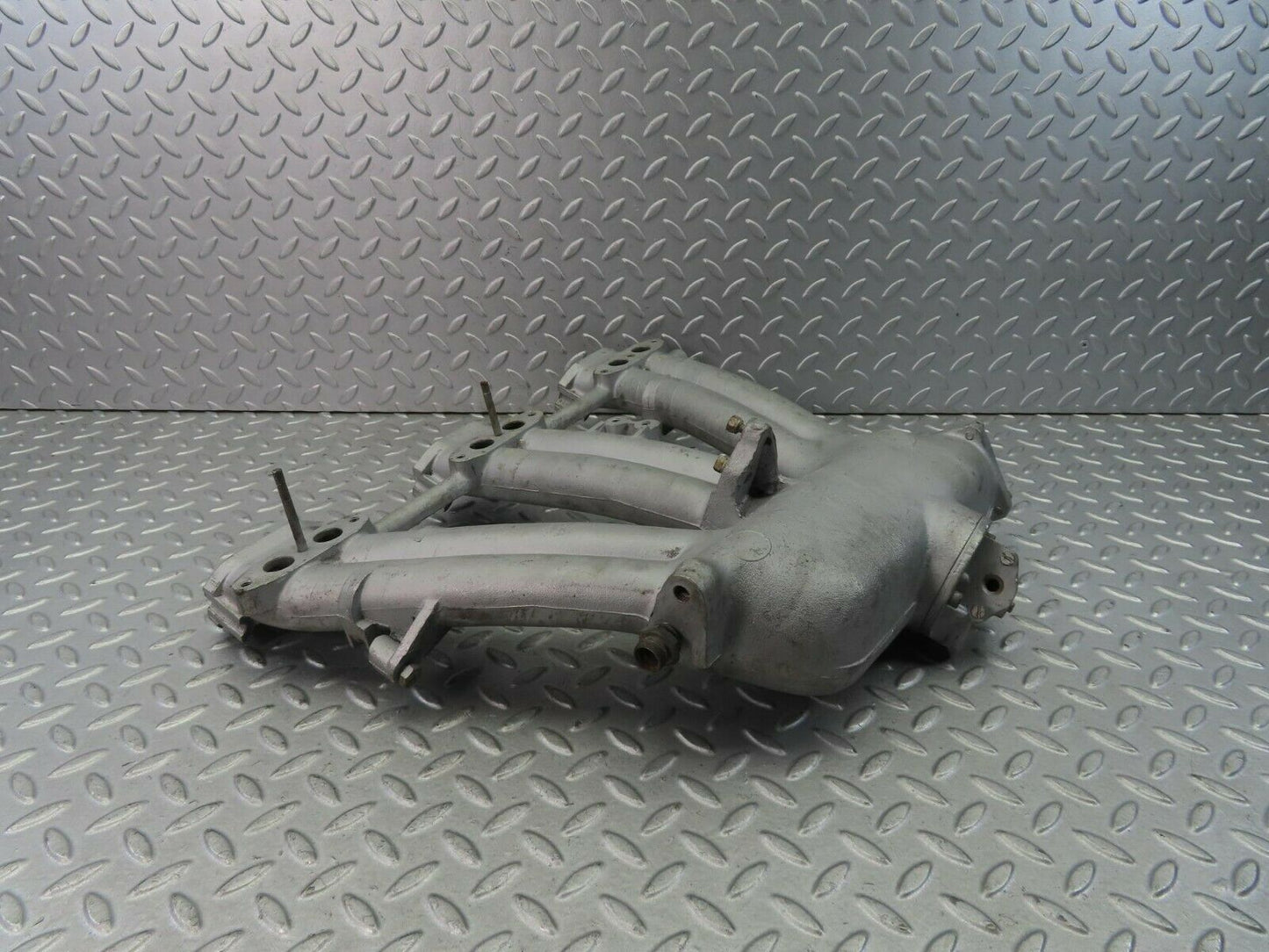 8684 Mercedes-Benz W111 Intake Manifold 1271412501