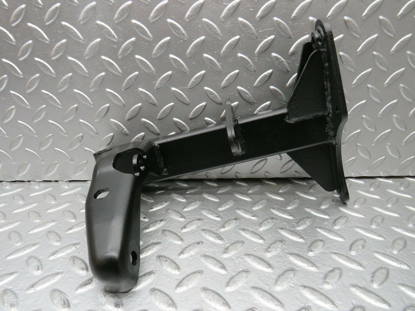 22875 Mercedes-Benz C107 450SLC Coupe Air Condition Compressor Bracket