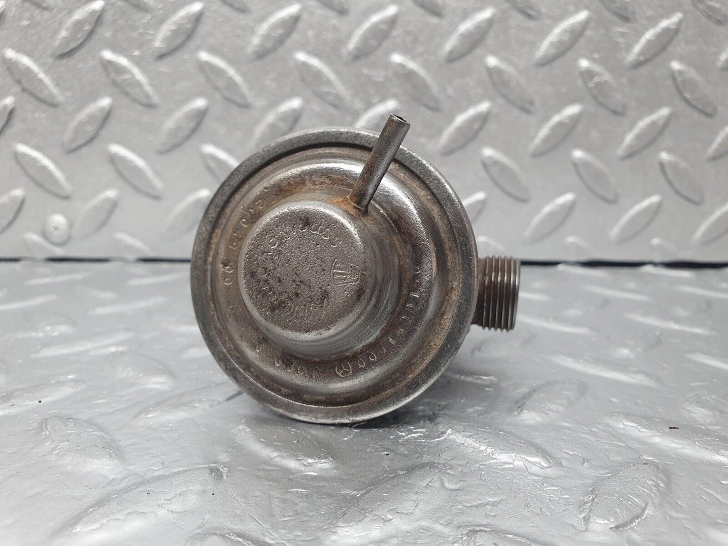43527 Mercedes-Benz C126 380SEC Coupe Exhaust Gas Recirculation Valve EGR 0001408160