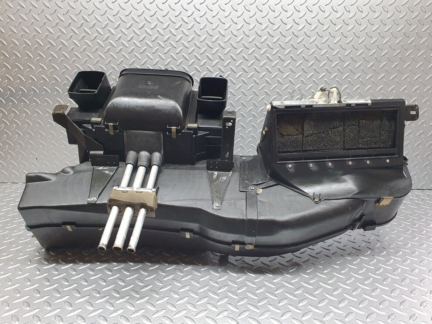 40937 Mercedes-Benz W126 300SE Heater Box Blower Housing Behr