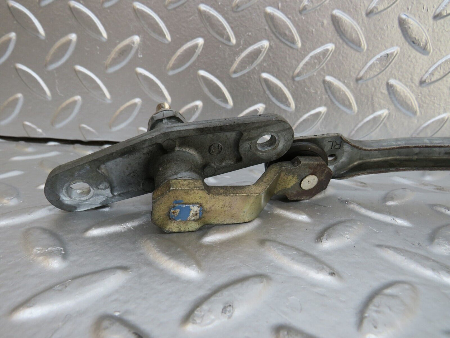 27365 Mercedes-Benz W123 280E Windscreen Wiper Linkage