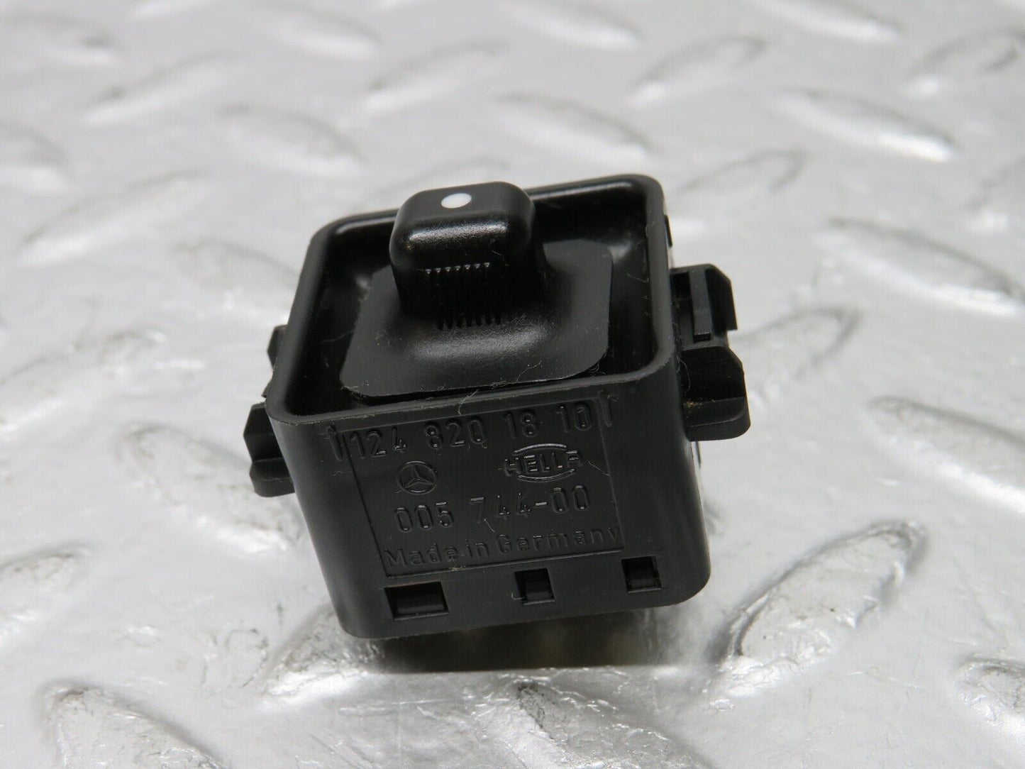 29530 Mercedes-Benz W124 230E Electric Mirror Adjust Switch 1248201810