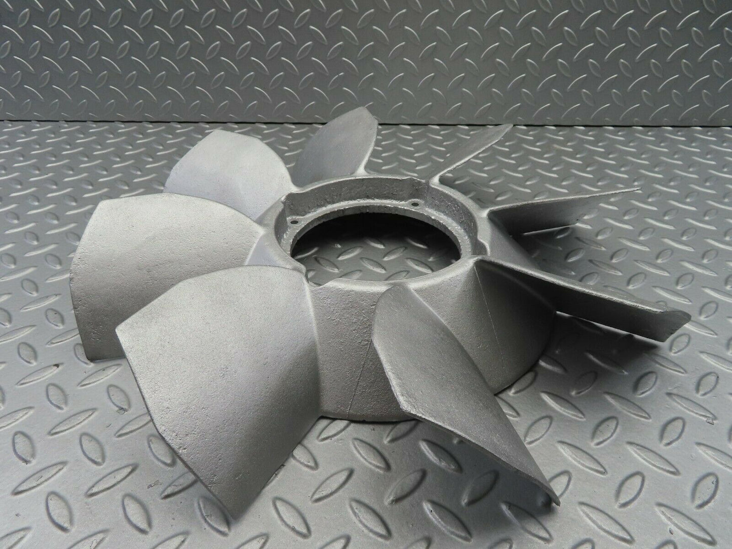 6989 Mercedes-Benz C107 350SLC Coupe Engine Cooling Fan