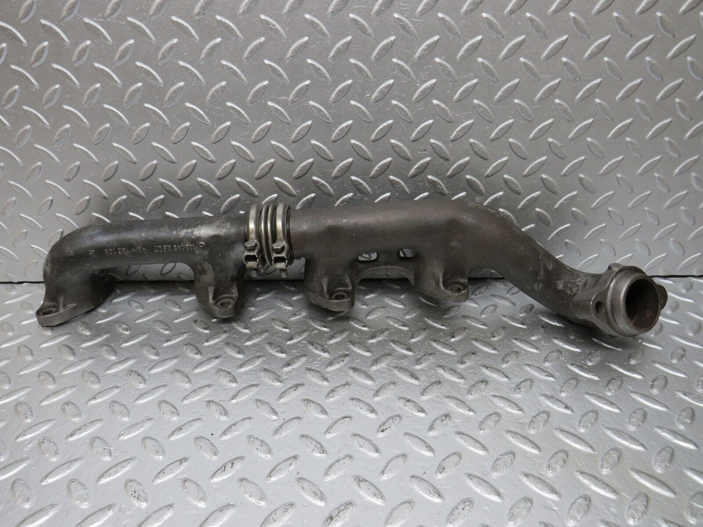33111 Mercedes-Benz W126 380 V8 Exhaust Manifold Left 1161422302 1161422902