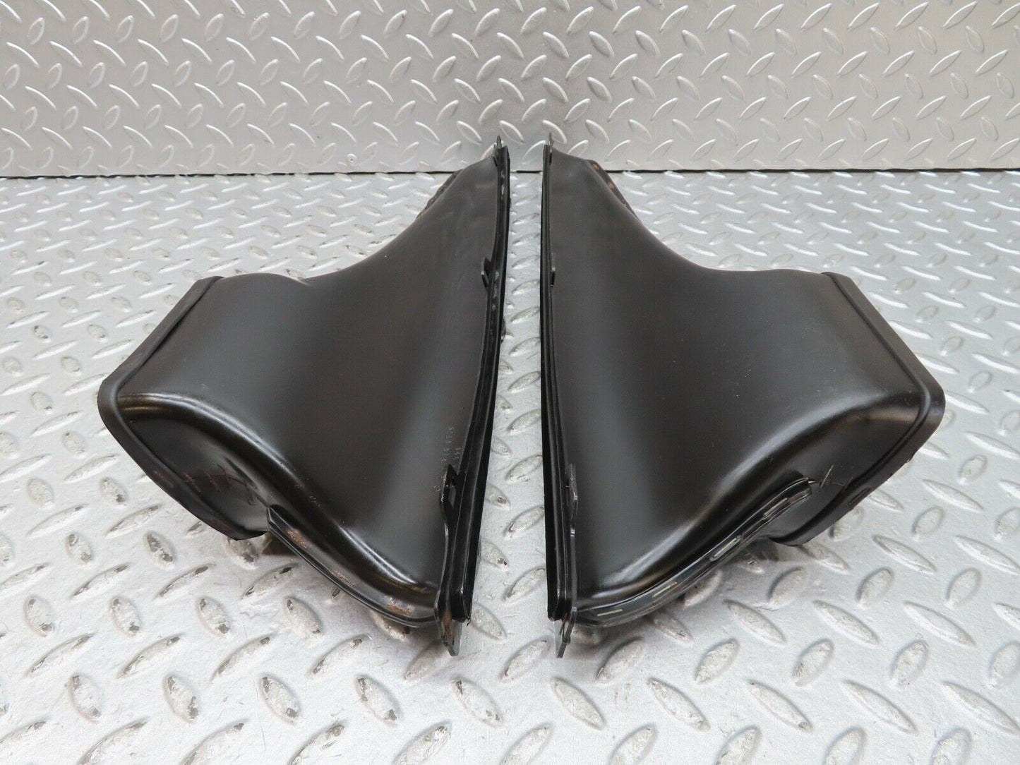 17619 Mercedes-Benz W116 450SEL Dashboard Air Vent Duct Pair 1168300319