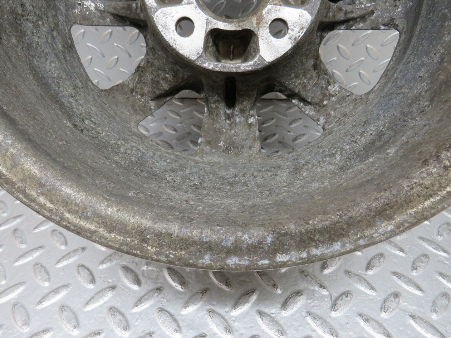 30198 Porsche 924 Alloy Wheel 6Jx14H2 477601031
