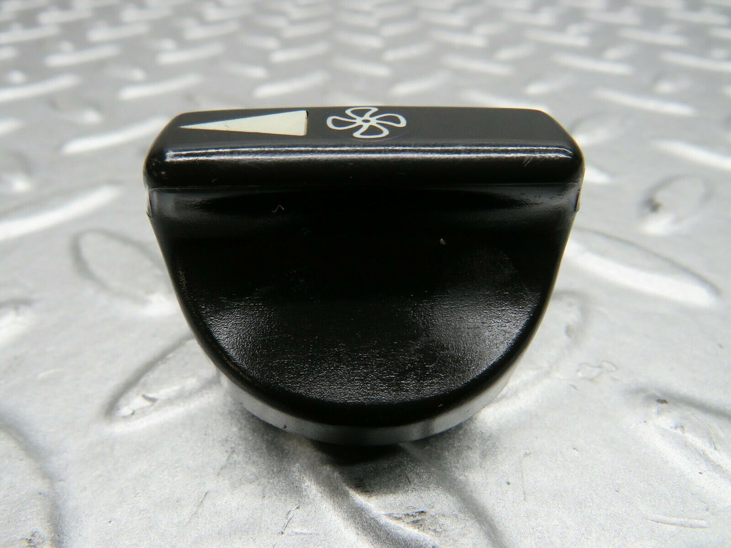22076 Mercedes-Benz S123 280TE Heater Control Knob Set