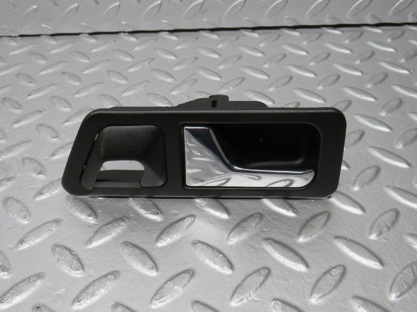 31634 Mercedes-Benz W201 190LE 1.8L Front Left Interior Door Handle 2017660164