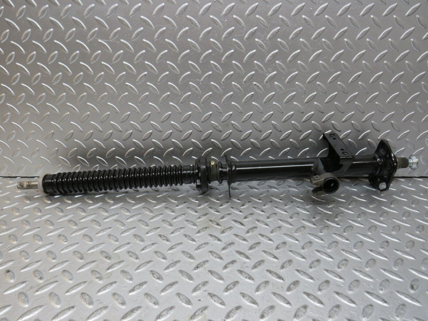 27781 Mercedes-Benz S124 300TE Wagon Steering Column