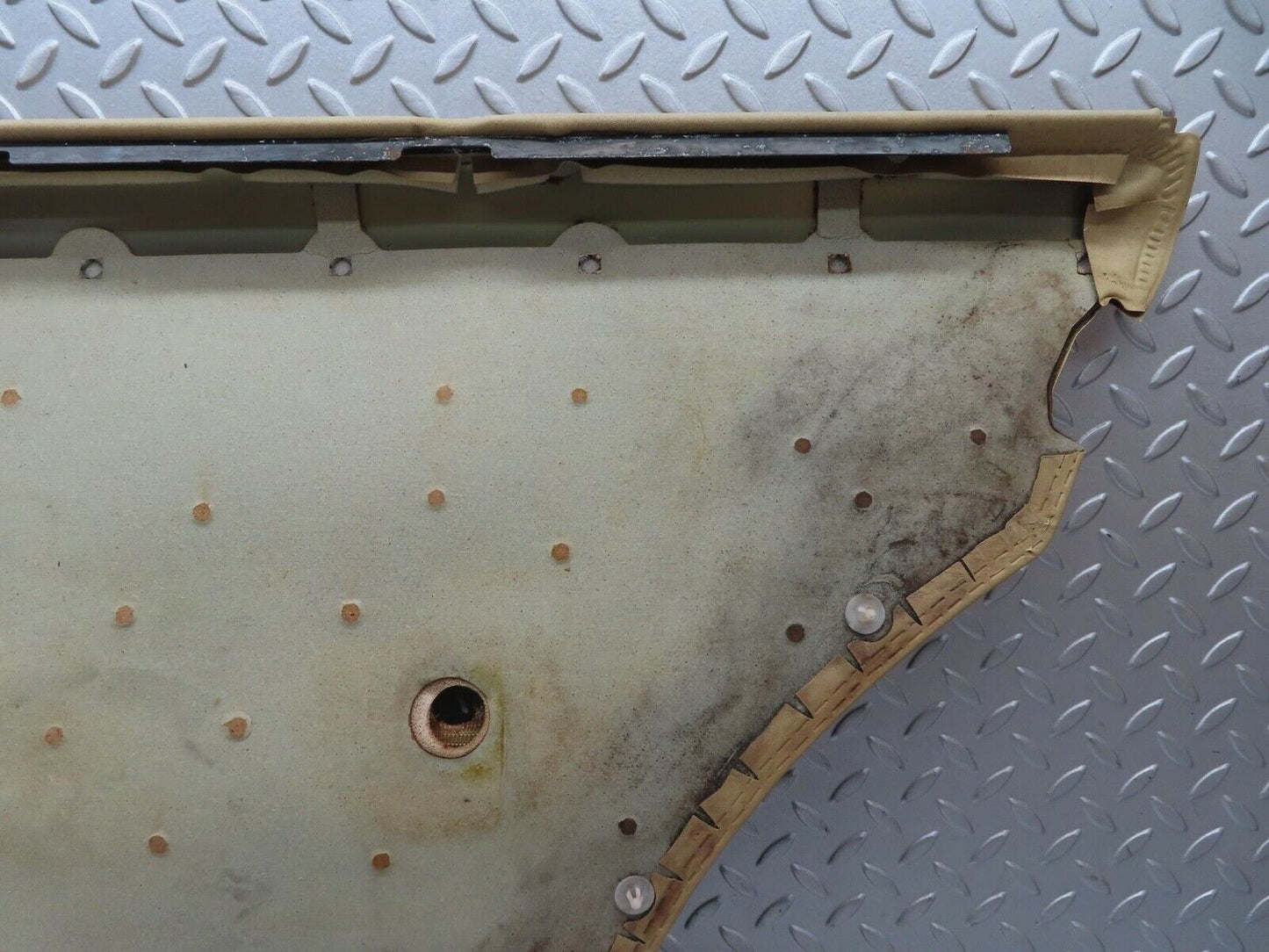 13512 Mercedes-Benz W123 200 Rear Left Door Card Cream