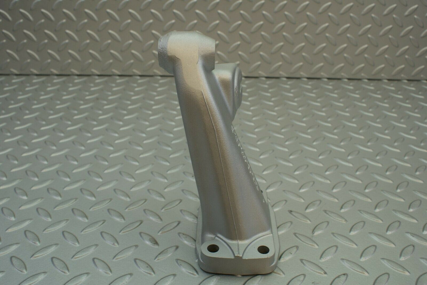 2865 Mercedes-Benz C123 280CE Coupe Engine Mounth Bracket Righ Side 1232230304