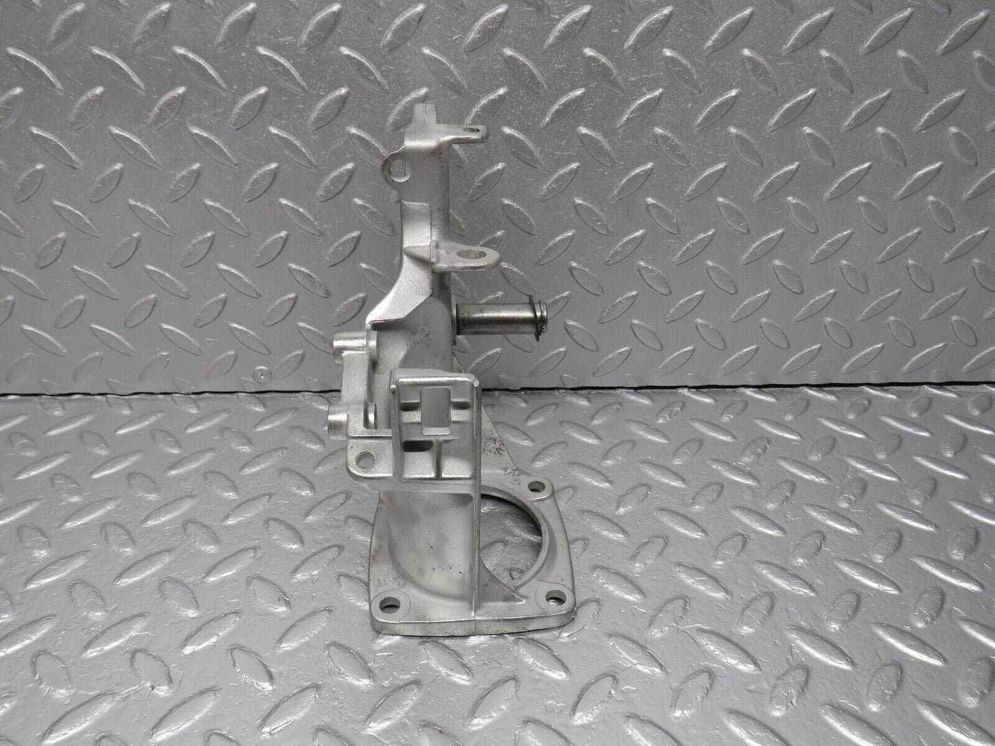 40653 Mercedes-Benz W123 300D Brake Pedal Bracket 1232900219