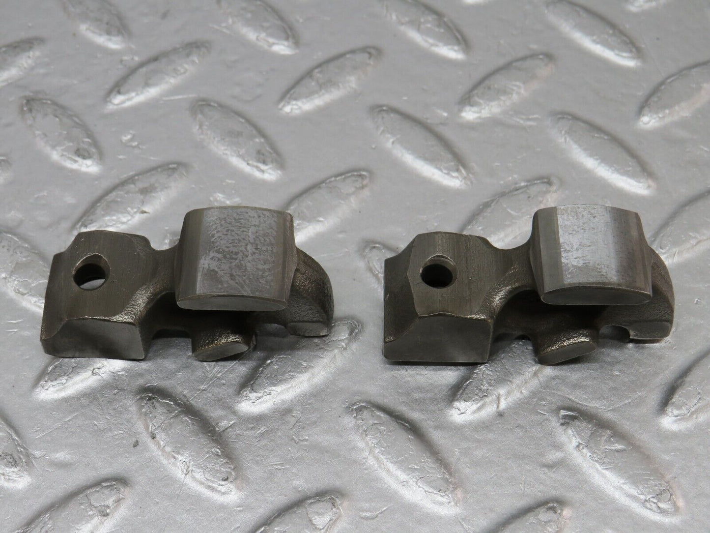 34559 Mercedes-Benz C126 380SEC Coupe Rocker Arm With Valve Tappet