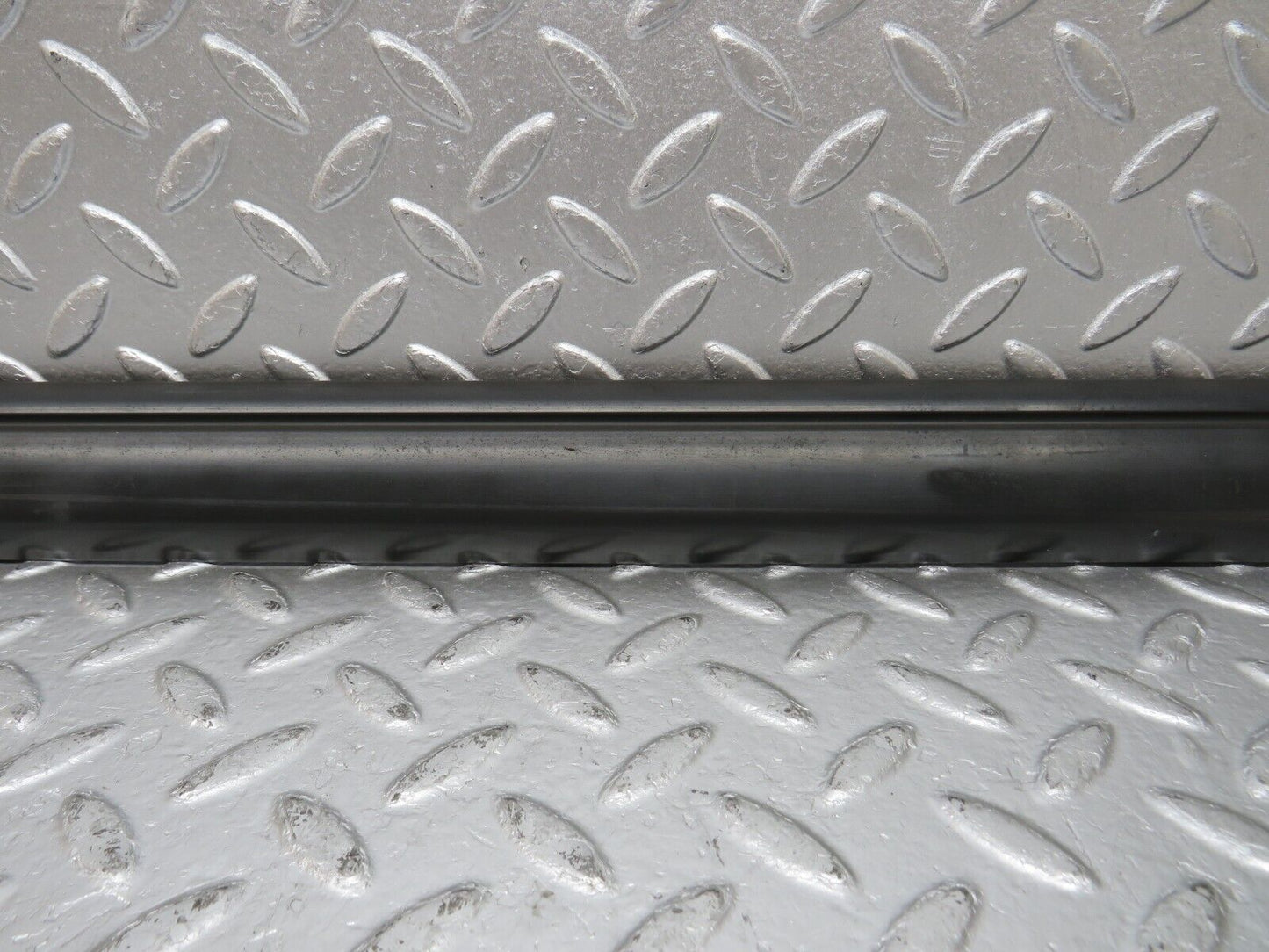 33959 Mercedes-Benz W124 260E Rear Left Door Centre Moulding Trim