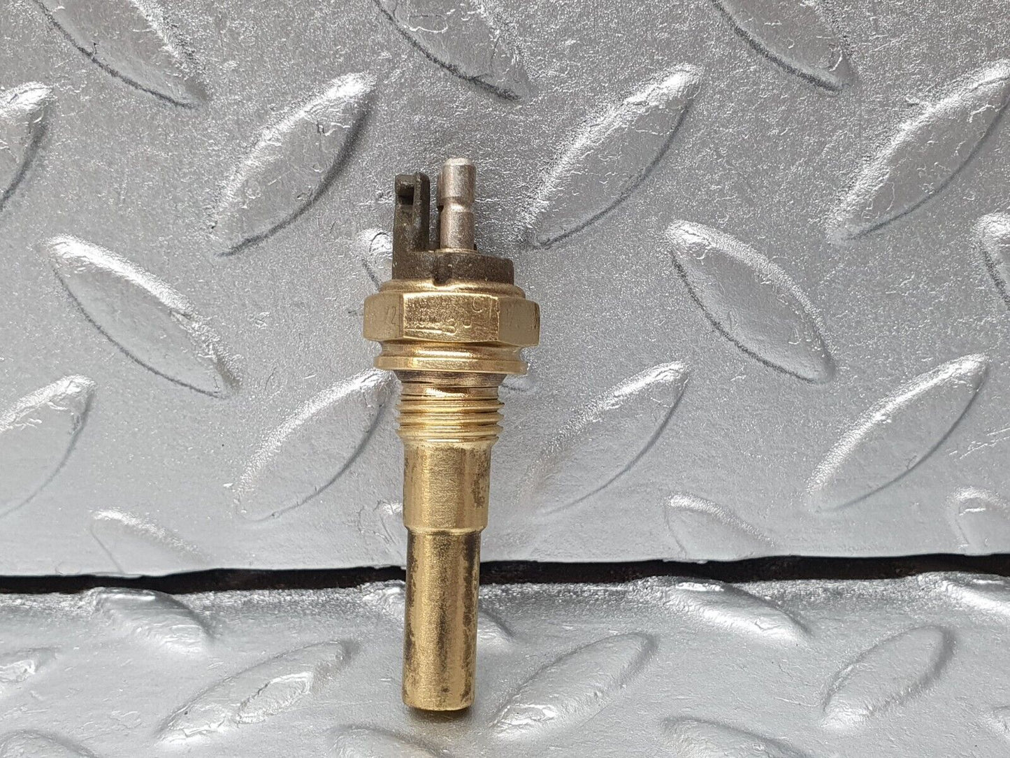 41343 Mercedes-Benz C107 R107 Coolant Temperature Sensor VDO