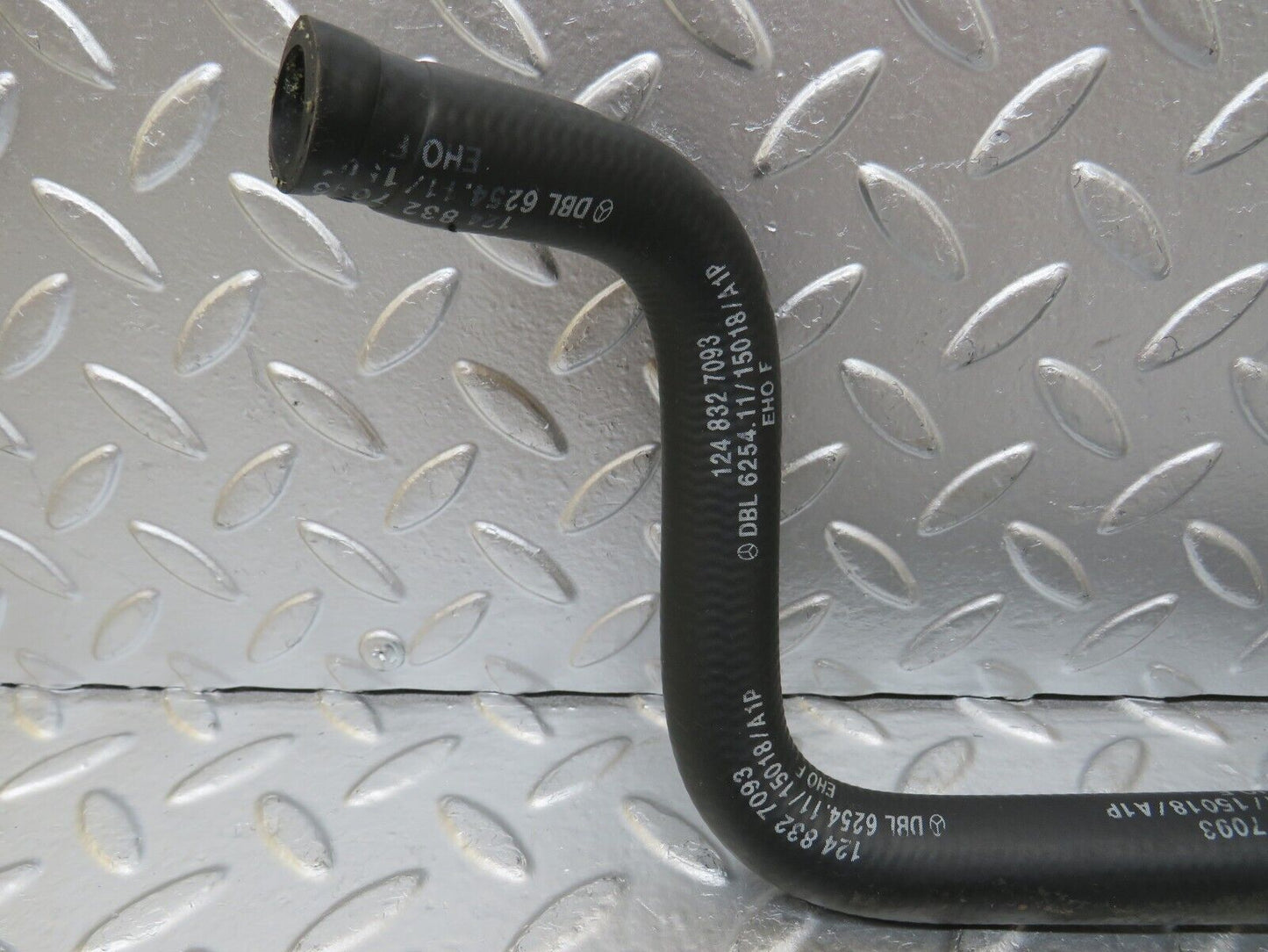 25796 Mercedes-Benz W124 280E Heater Hose 1248327093