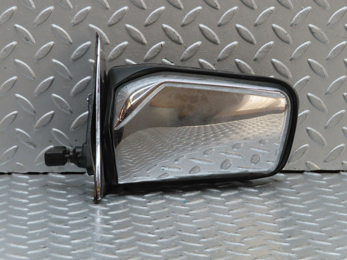 19219 Mercedes-Benz W123 300D Left Wing Mirror Housing 1238110341
