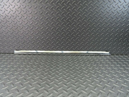7845 Mercedes-Benz W115 220D Front Right Door Chrome Trim