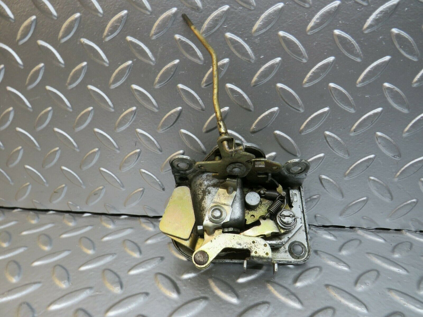 24570 Mercedes-Benz W108 Front Right Door Lock Mechanism