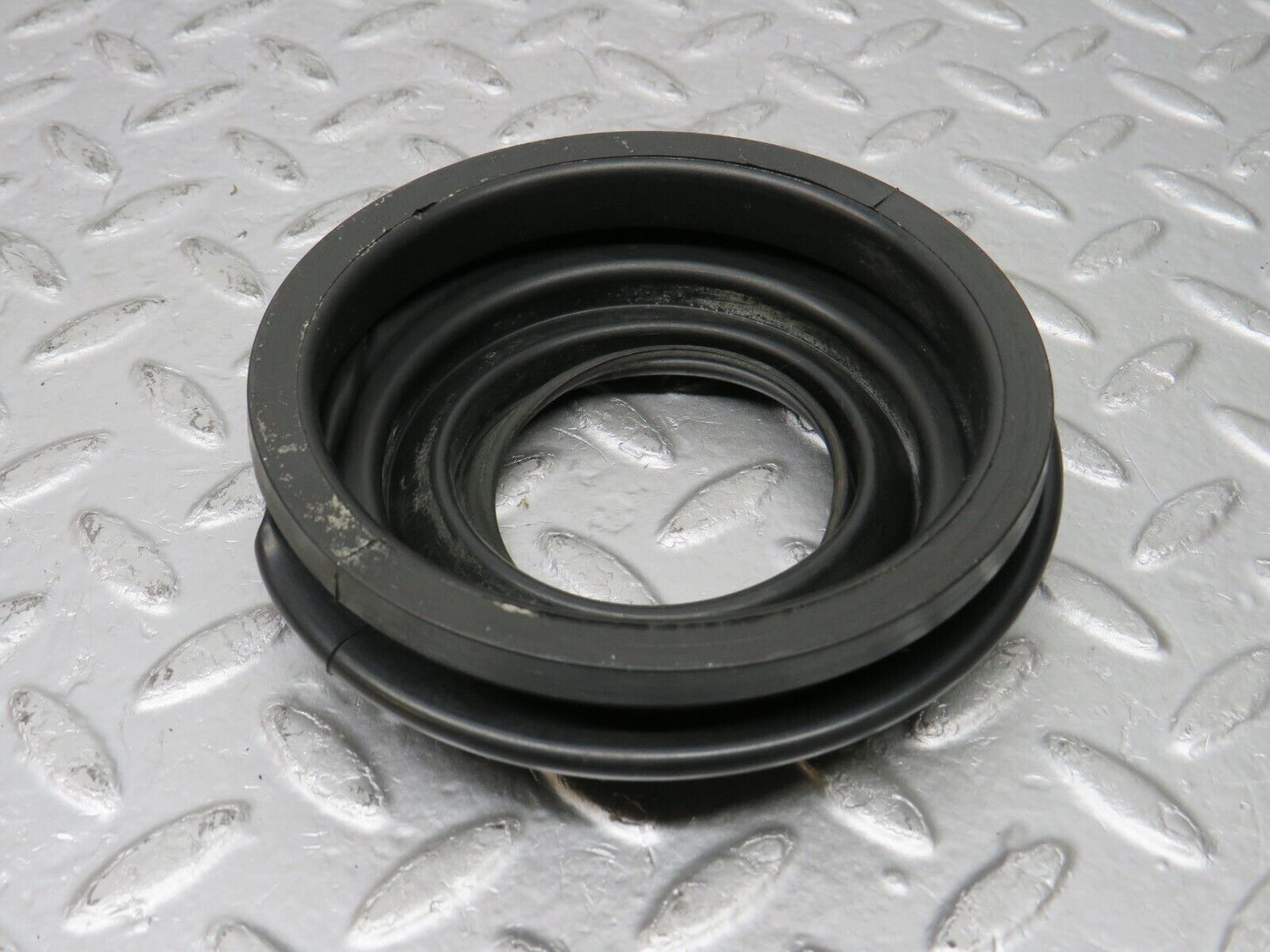 33468 Mercedes-Benz W202 C180 Fuel Tank Filler Rubber Gasket