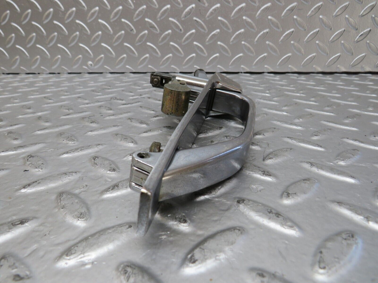 26084 Mercedes-Benz W116 450SE Chrome Door Handle Rear Left No Key 1167600059