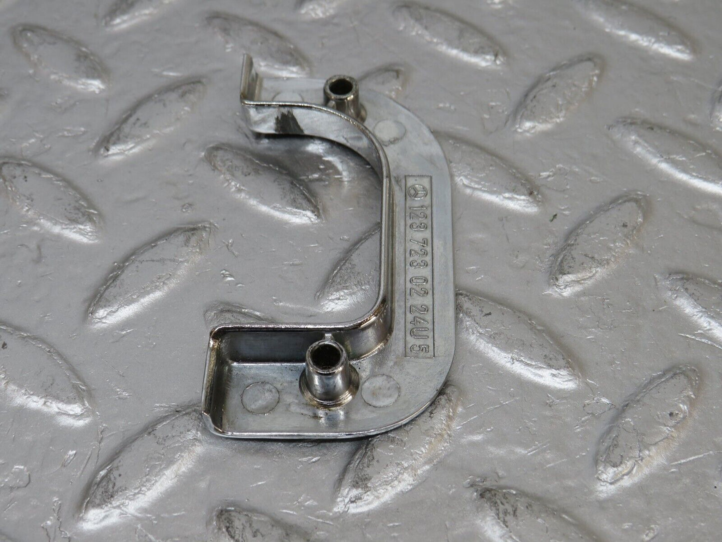 34315 Mercedes-Benz C126 380SEC Right Interior Chrome Door Latch 1237230224