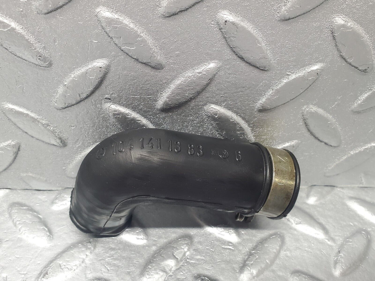 46209 Mercedes-Benz W124 280E Air Pump Hoses 1041411383 1041411283